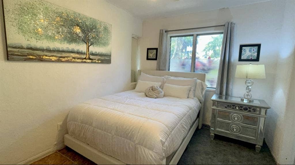 Room in South beach available now