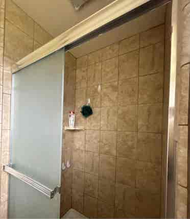 MASTER BEDROOM FOR RENT