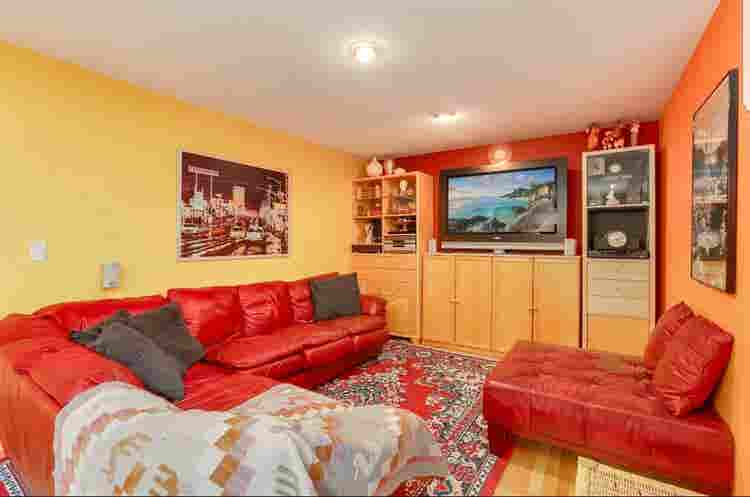 Spacious fully furnished room