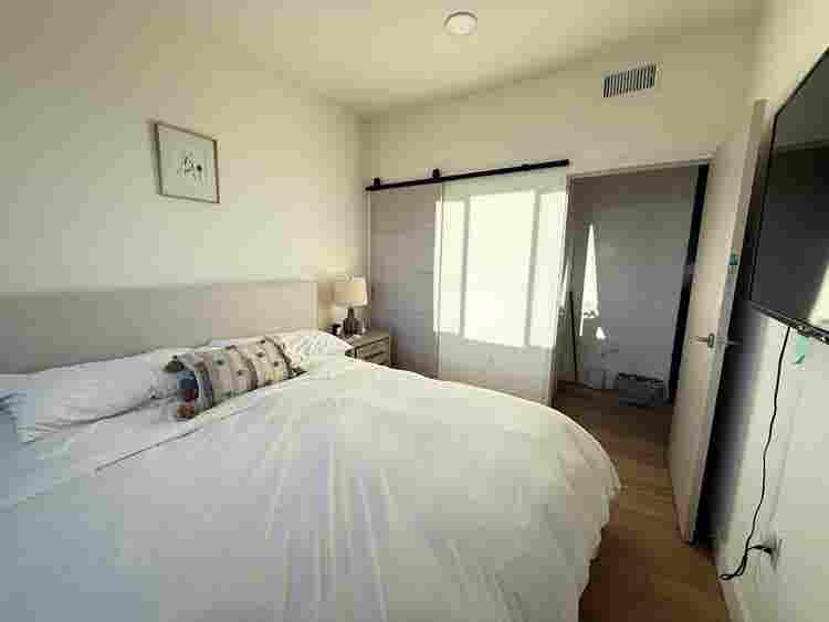 Private bed in 3BR/2BA condo