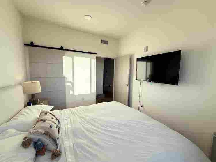 Private bed in 3BR/2BA condo