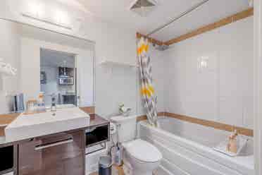 Nice Condo in Downtown Vancouver