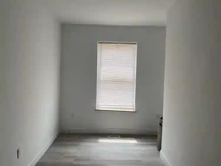 2 Rooms and 1 efficiency for rent