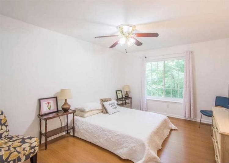 Room in 
Townhouse