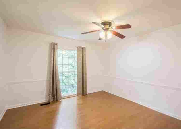 Room in 
Townhouse