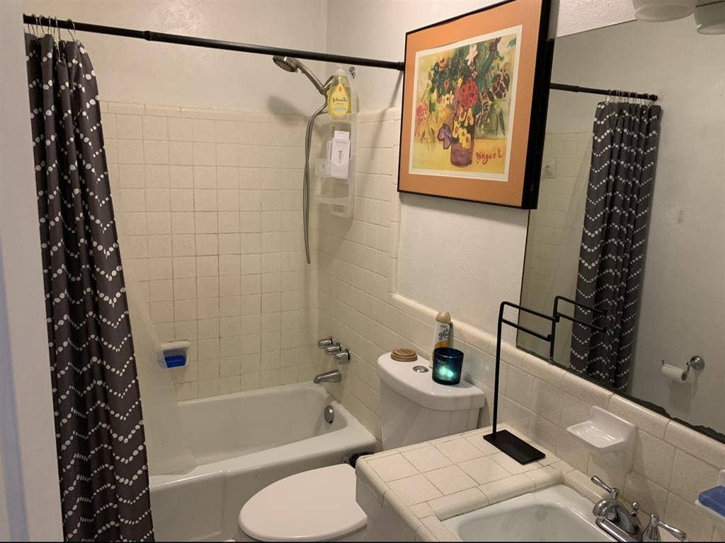 Private Room in shared Townhouse