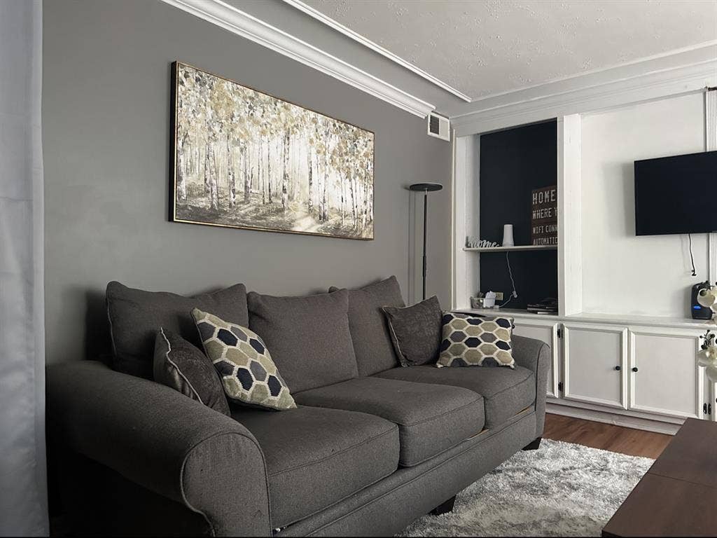 Private Room in shared Townhouse