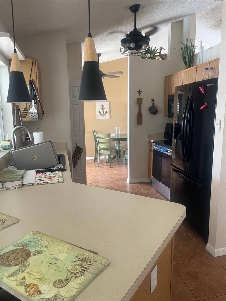 Deltona Pool House - Room Rental