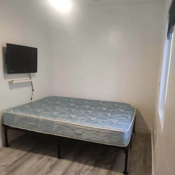 7 mins (DT, Military bases welcome)