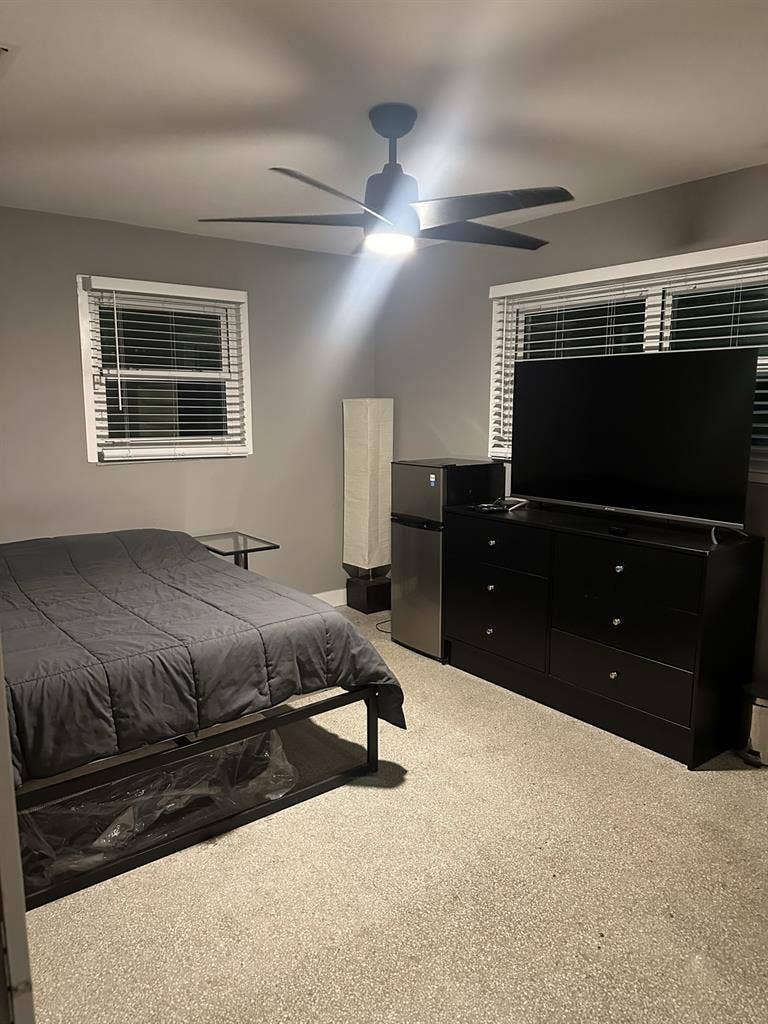 Looking for a roommate!