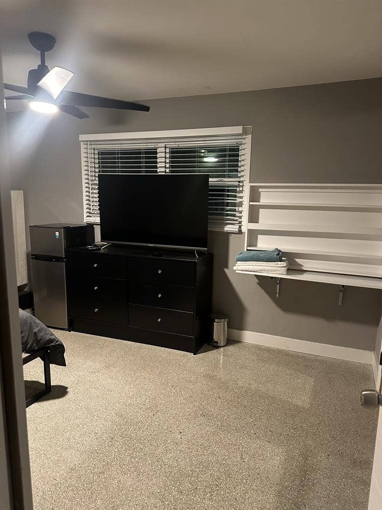 Looking for a roommate!