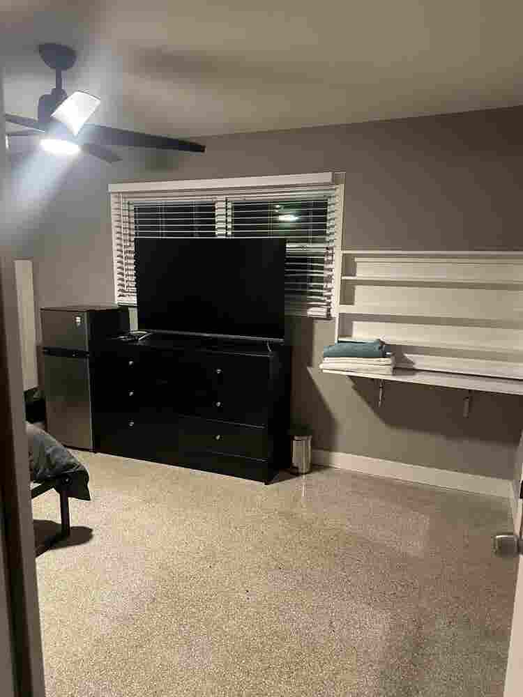 Looking for a roommate!