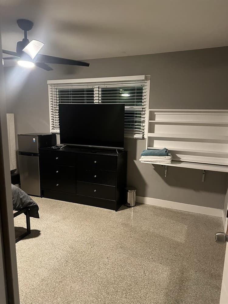 Looking for a roommate!