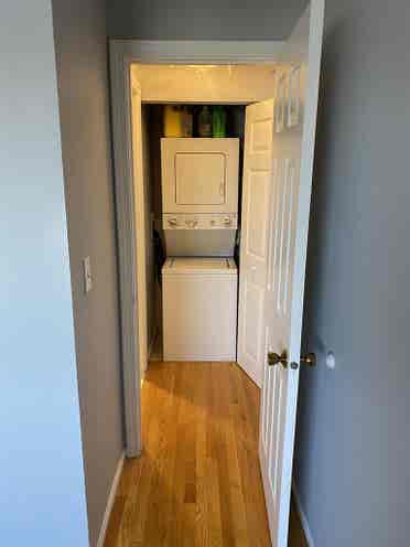 Room in br available now!