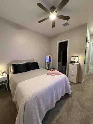Rooms for Rent - Females Only!