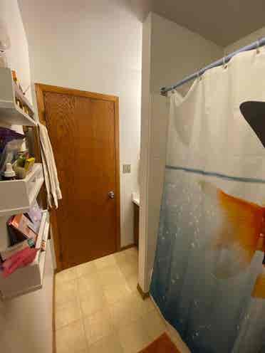 Female Roomie Wanted!!!