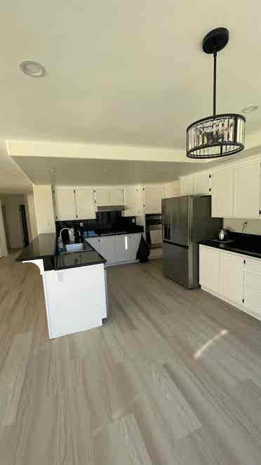 Rooms 4 Rent in Tustin Shared Home
