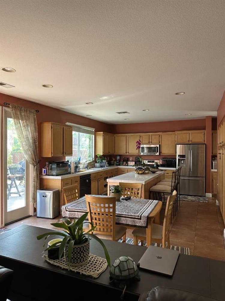 Large Private Room In Oceansidee