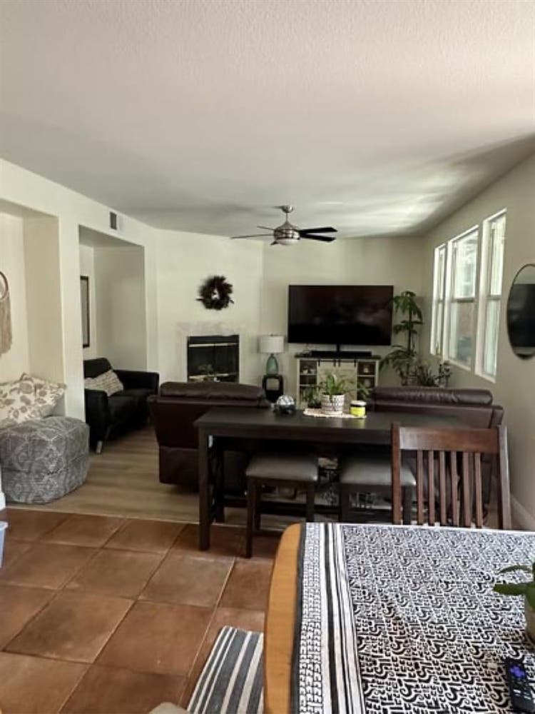 Large Private Room In Oceansidee