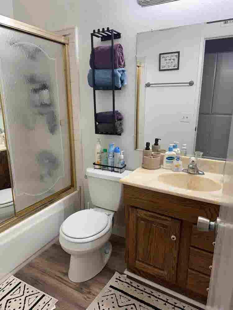 Beautiful furnished home for 1
