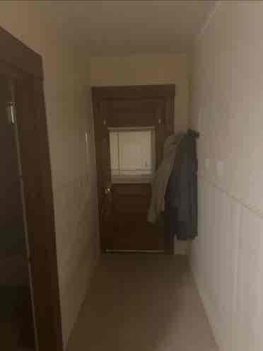 Old 3bd looking for roommates