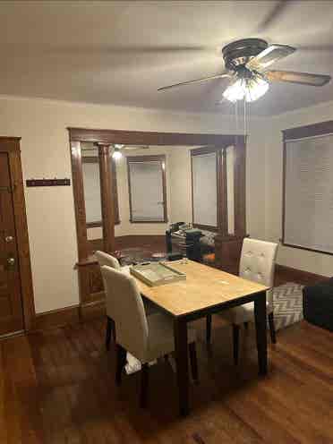 Old 3bd looking for roommates