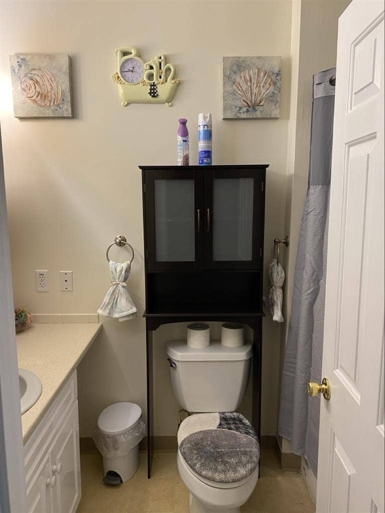 Cozy furnished room for rent