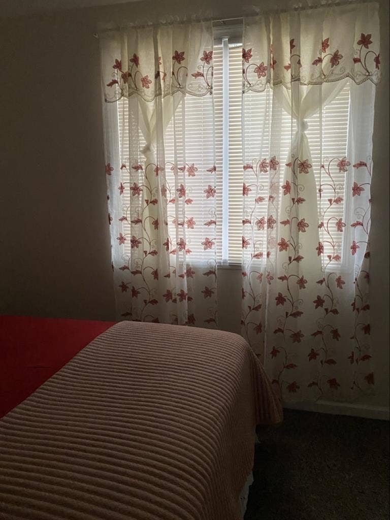 Cozy furnished room for rent