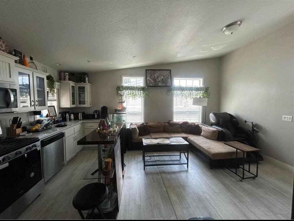 North Hollywood Room for Rent