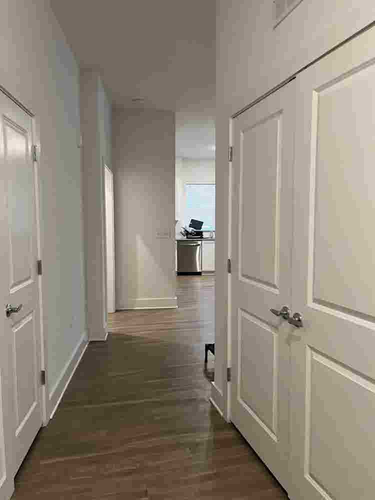 Room w/ private bathroom and closet