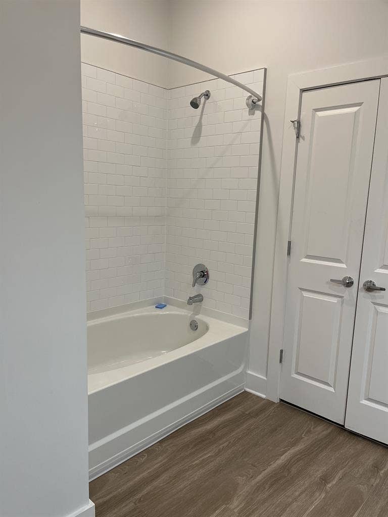 Room w/ private bathroom and closet