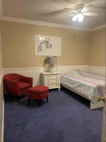 Quite bedroom in golf course areaa