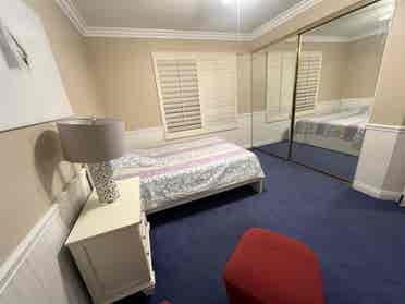 Quite bedroom in golf course areaa