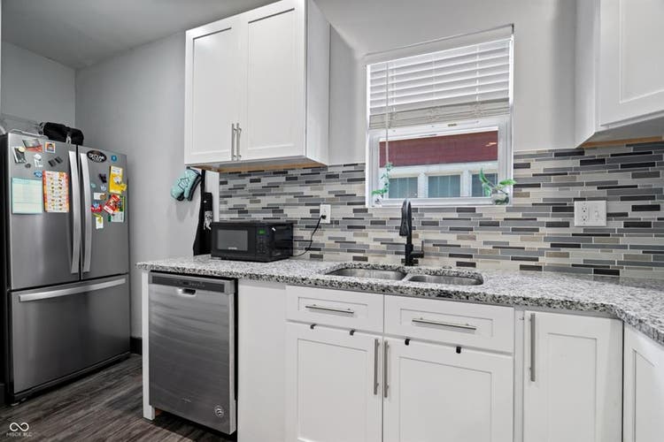Room for rent - 7min to downtown