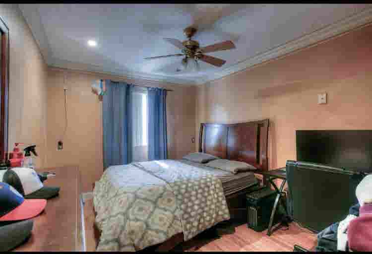 Looking for roommate asap