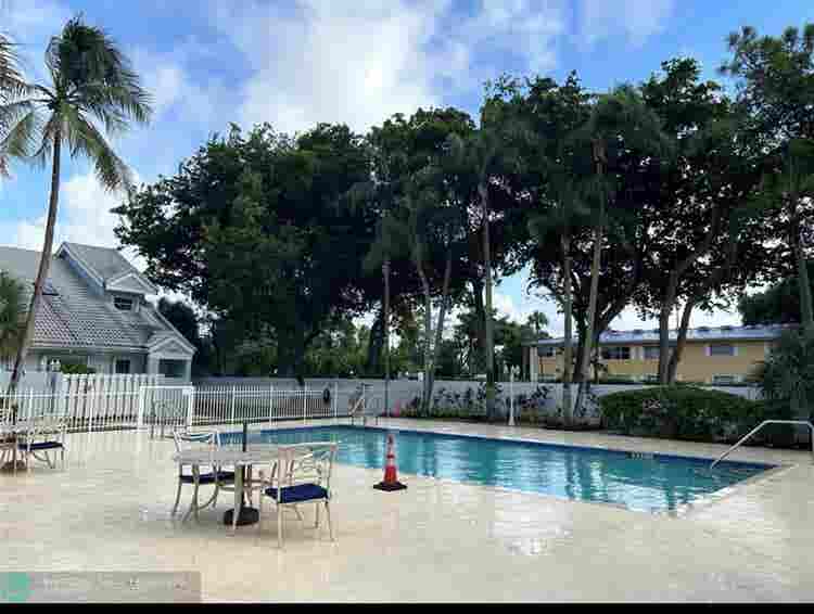 Looking for roommate asap