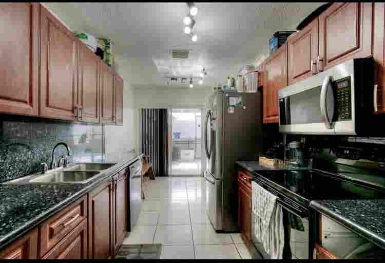 Looking for roommate asap