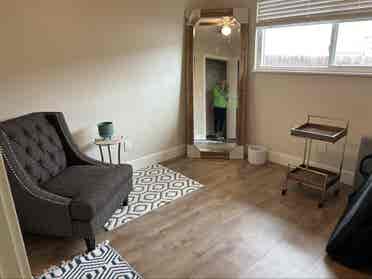 Female Roommate for May