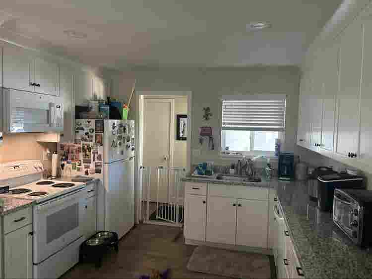 Female Roommate for May