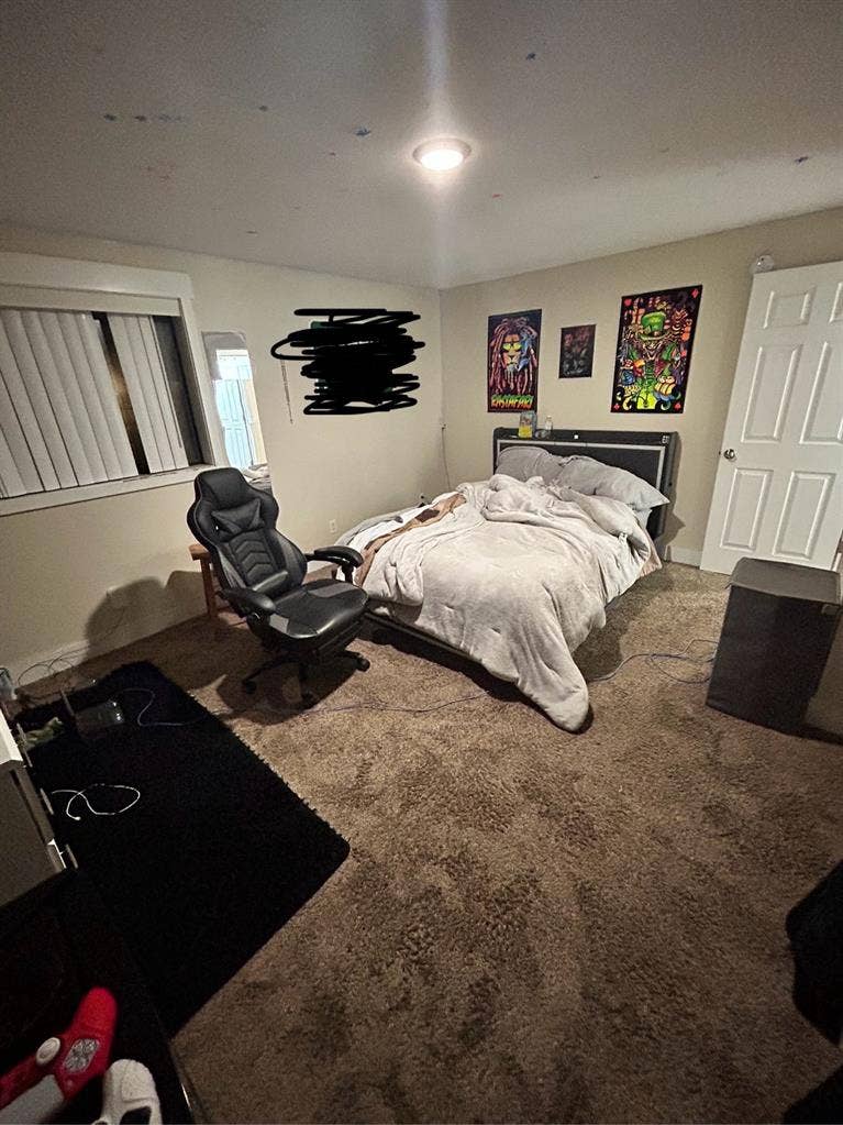 One bedroom in 4bedroom house! Ewu