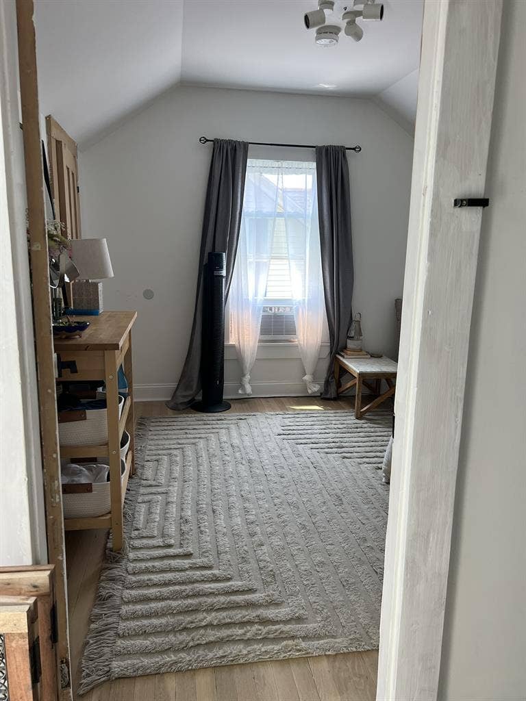 Cozy House and Room