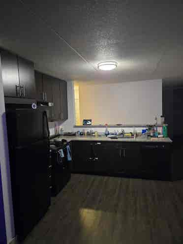 SUMMER SUBLEASE AVAILABLE