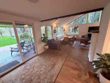 RIVER SIDE HOUSE - ROOMS AVAILABLE!