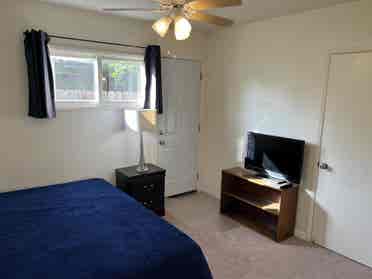 1bd w/Private Bath+Private Entrance