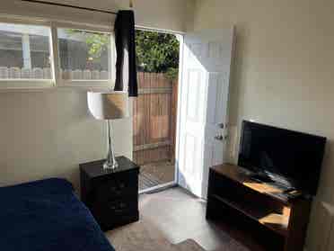 1bd w/Private Bath+Private Entrance