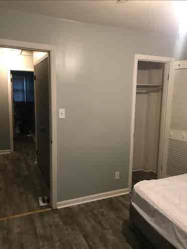 1 room vacant