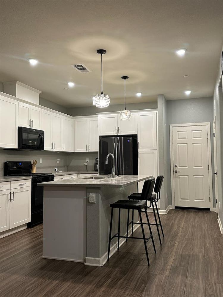 Room  Perfect for Professionals!