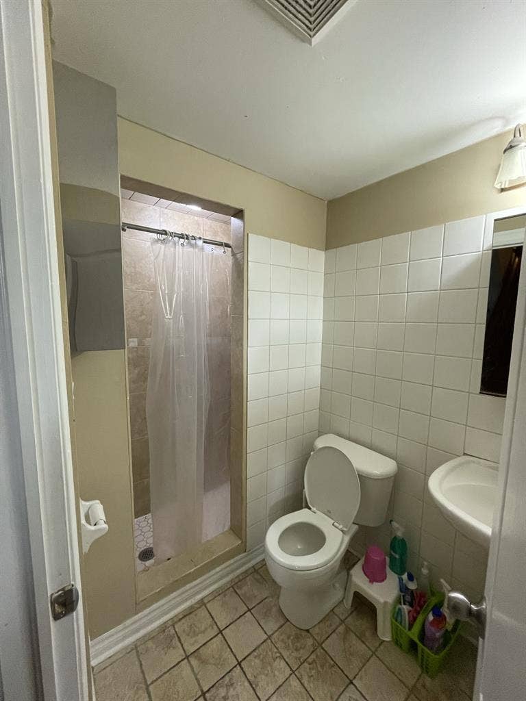 Room for rent (Female only)