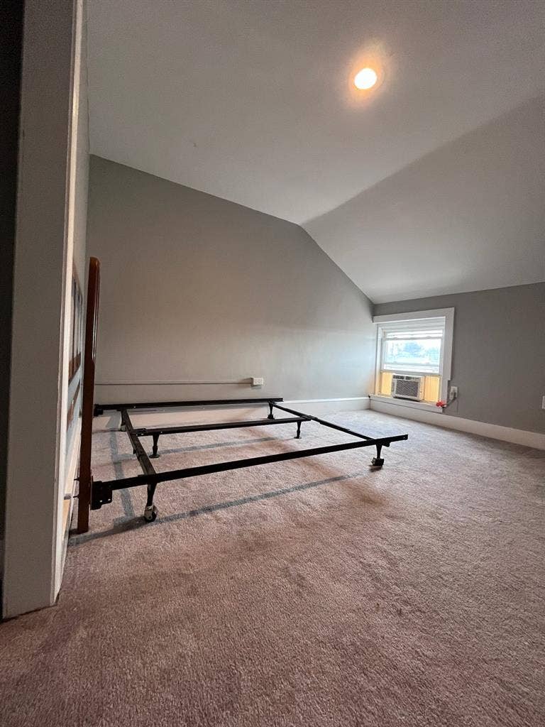 Room Available, quiet shared living