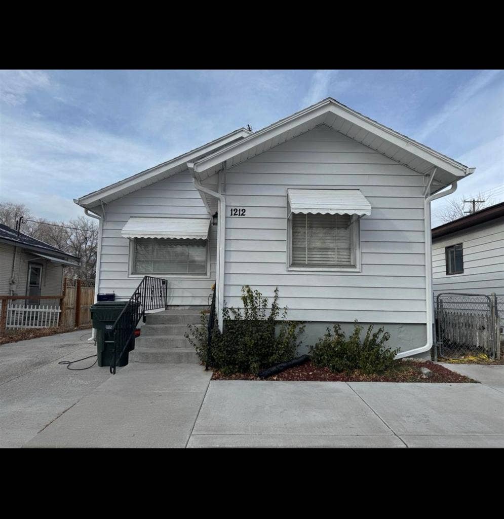 Fully furnished rent by the room